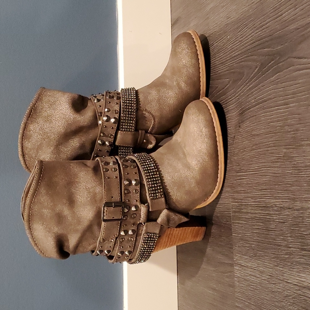 Not Rated Heeled Booty